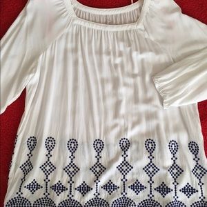 Bright white pretty blouse with delft blue stiches